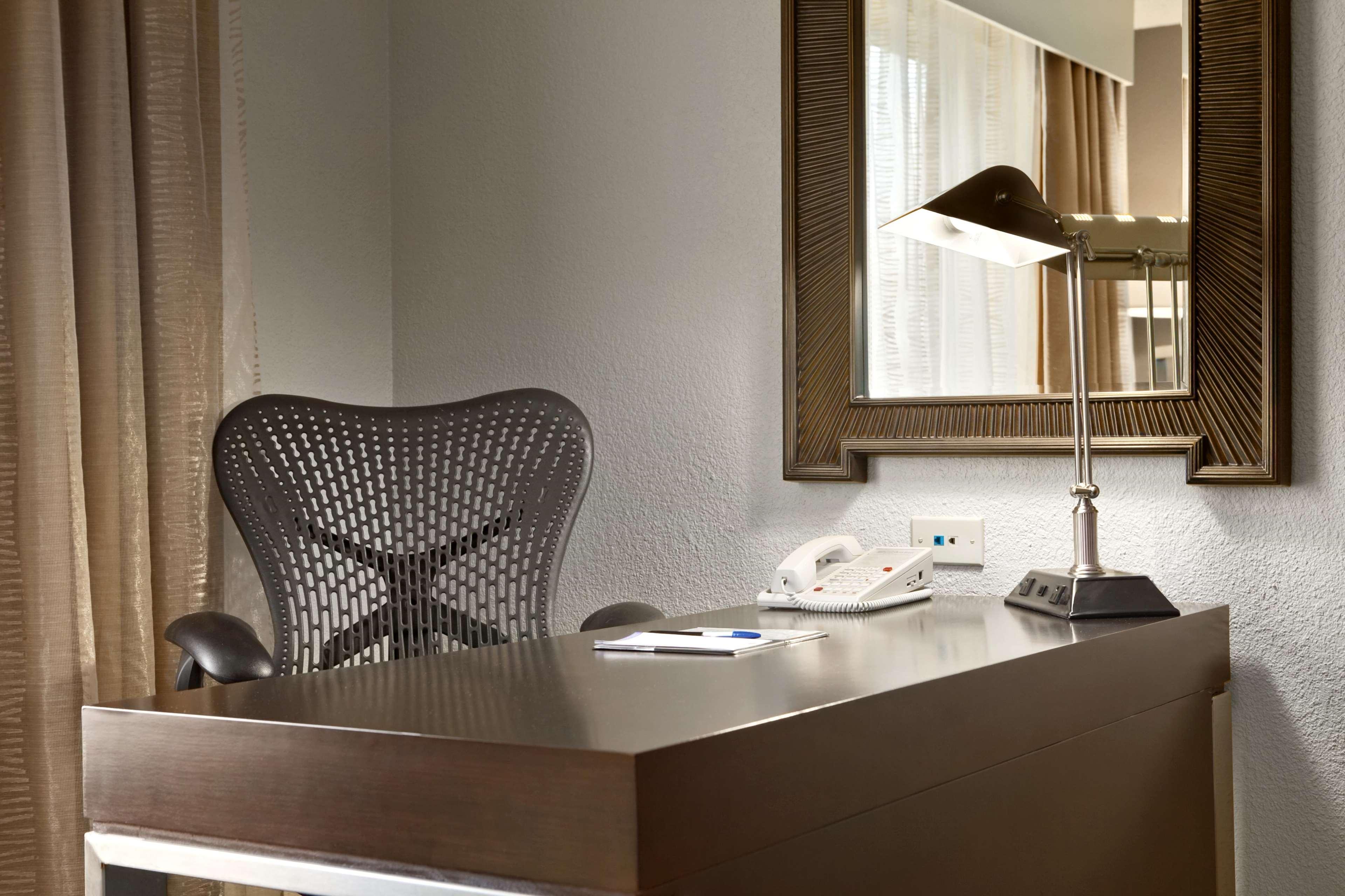 Hilton Garden Inn Boston-Μπέρλιγκτον Δωμάτιο φωτογραφία