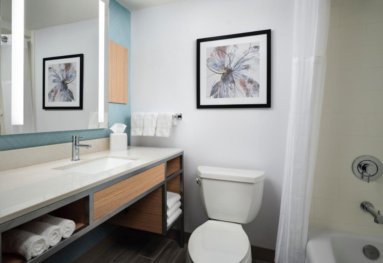 Hilton Garden Inn Boston-Μπέρλιγκτον Δωμάτιο φωτογραφία